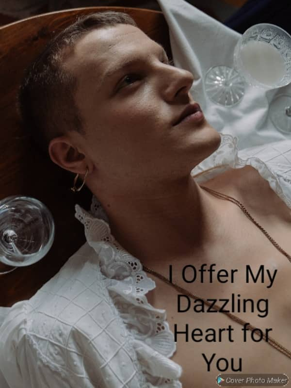 Seductive Vampire Offer His Dazzling Heart for You Book